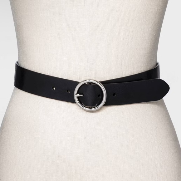 Wild Fable Women’s Black Belt with Silver Round Buckle - Picture 2 of 9